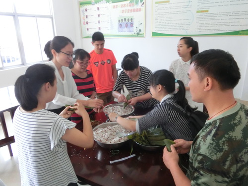 陳志雄：永安分公司團委開展“慶端午、齊包粽”主題活動2.jpg