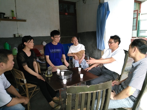 葉彤：幫扶慰問(wèn)現(xiàn)場(chǎng).jpg