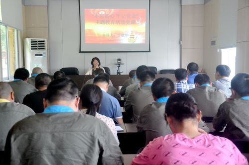 于欽華上黨課。[2].jpg