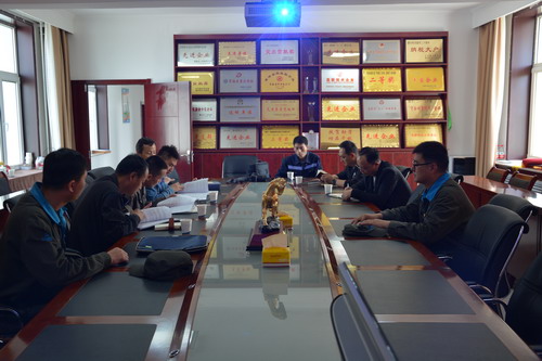 德令哈市公安局聯(lián)合檢查組到海西東諾公司進行全州涉恐隱患排查整治工作_調(diào)整大小.jpg