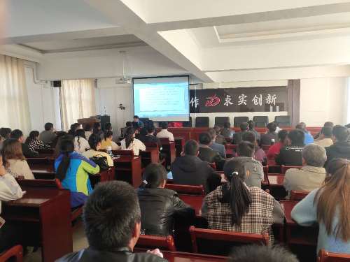 (改）海西東諾公司10月10日舉行“中秋·國慶”節(jié)后復(fù)工教育培訓(xùn)現(xiàn)場(chǎng).jpg
