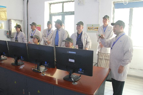 福安胡廷淦：圖為寧德市工信局黨組成員、二級調(diào)研員姜奇忠一行到福安分公司開展技改補(bǔ)助核查暨調(diào)研指導(dǎo)工作 (2)~1.jpg
