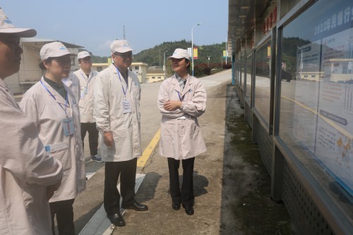 格式工廠李園：專家組查看分公司安全文化建設(shè)情�?.jpg