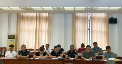 格式工廠永安分公司鮑玉婷：海峽科化永安分公司黨委“實戰(zhàn)演練”推動組織生活會嚴起來、活起來、實起來.jpg